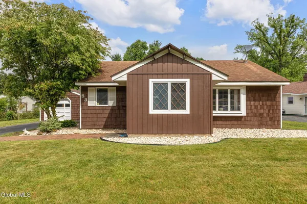 $289,900 | 53 Miracle Lane, Colonie, NY 12211