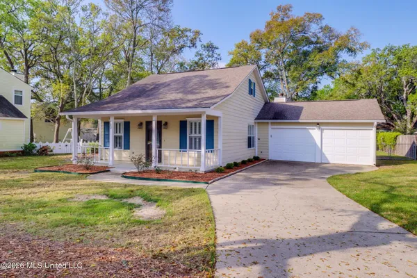 $270,000 | 102 South Wright Avenue, Long Beach, MS 39560