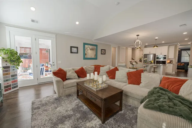 $900,000 | 7212 Mossy Creek Lane, Hanahan, SC 29410