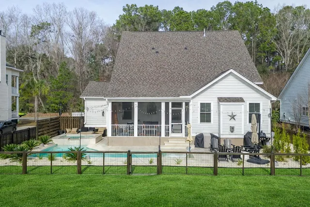 $900,000 | 7212 Mossy Creek Lane, Hanahan, SC 29410