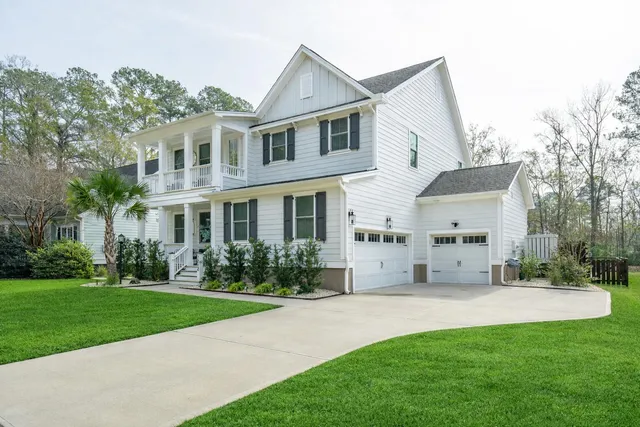 $900,000 | 7212 Mossy Creek Lane, Hanahan, SC 29410