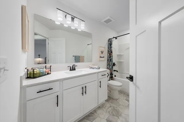 $539,863 | 1923 Ironwood Drive, Carver, MN 55315