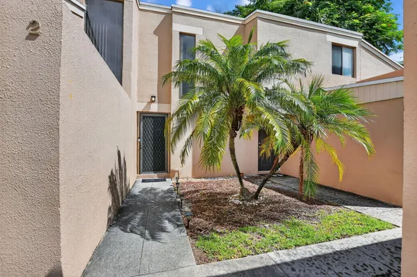 $355,000 | 1061 Northwest 13th Street, Unit 2, Boca Raton, FL 33486