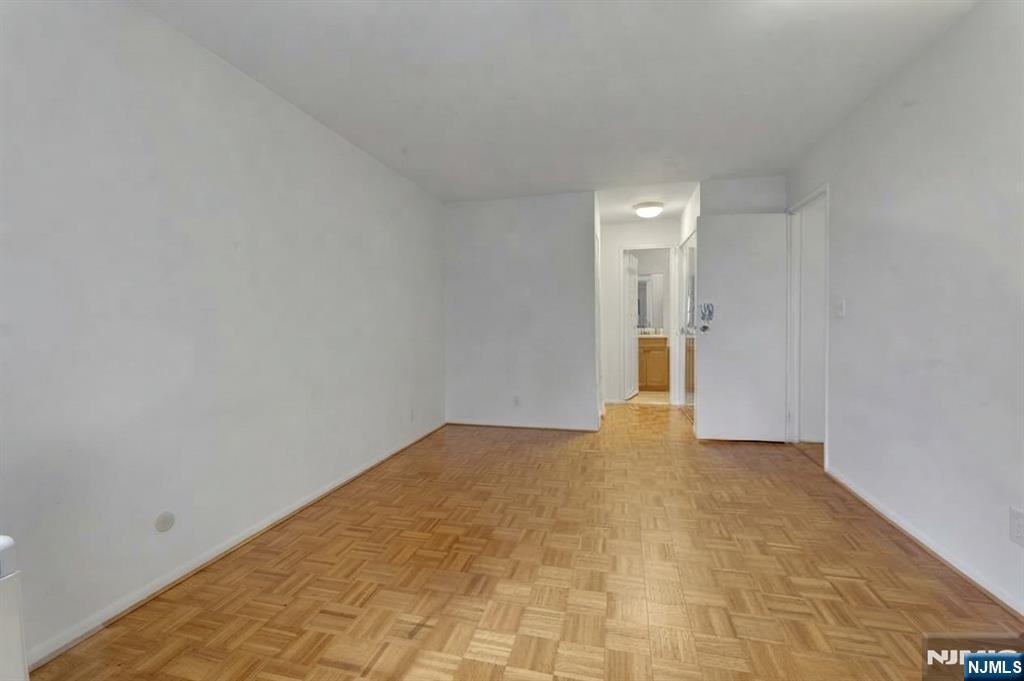 1111 River Road, Unit F17 Edgewater, NJ 07020 - Photo 13 of 17 Gallery Image 13