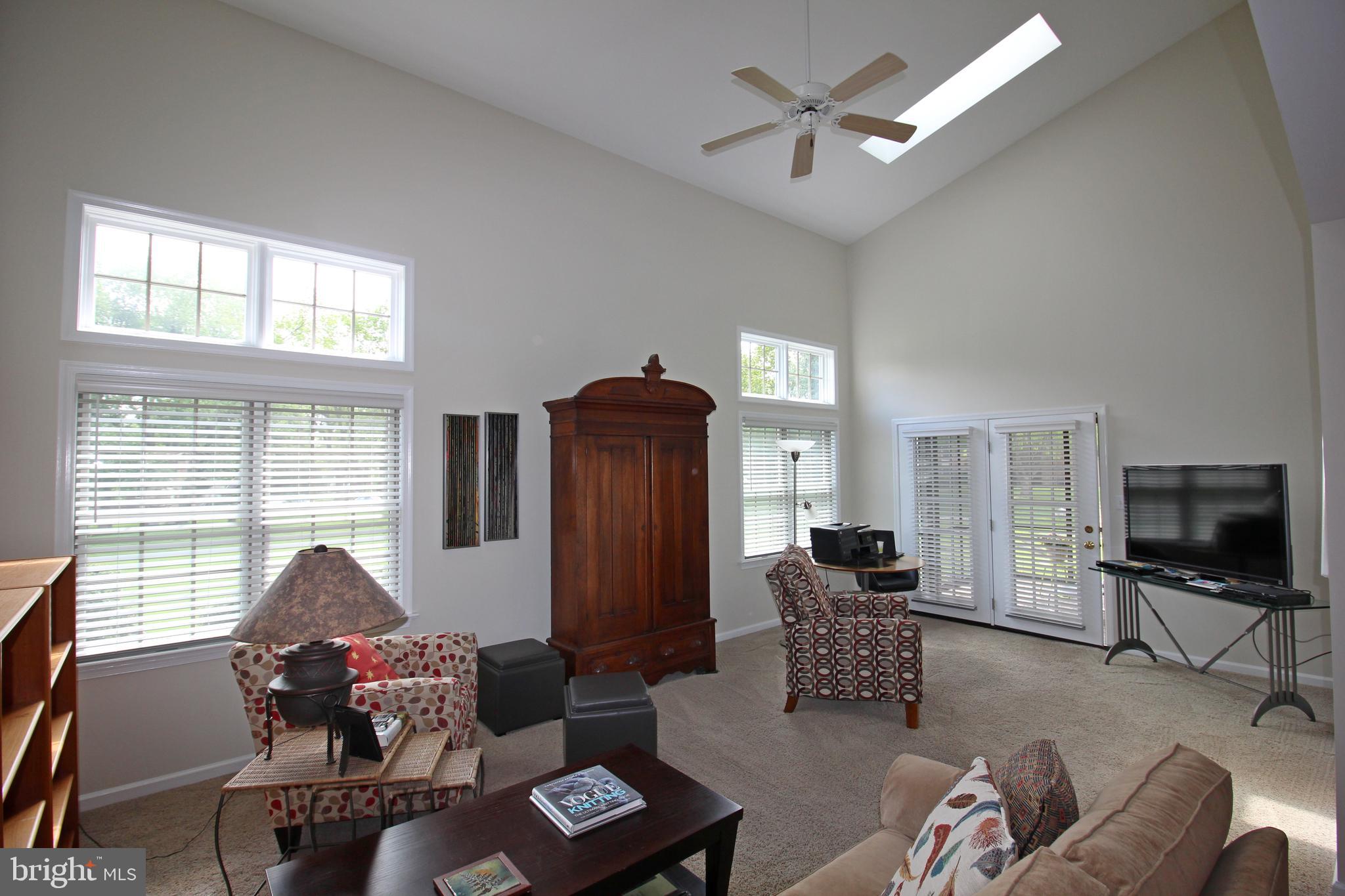 10 Cardiff Court Lititz, PA 17543 - Photo 4 of 38
