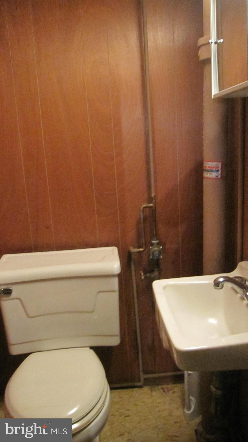 1710 Heathfield Road Baltimore, MD 21239 - Photo 20 of 28 Interior (General)