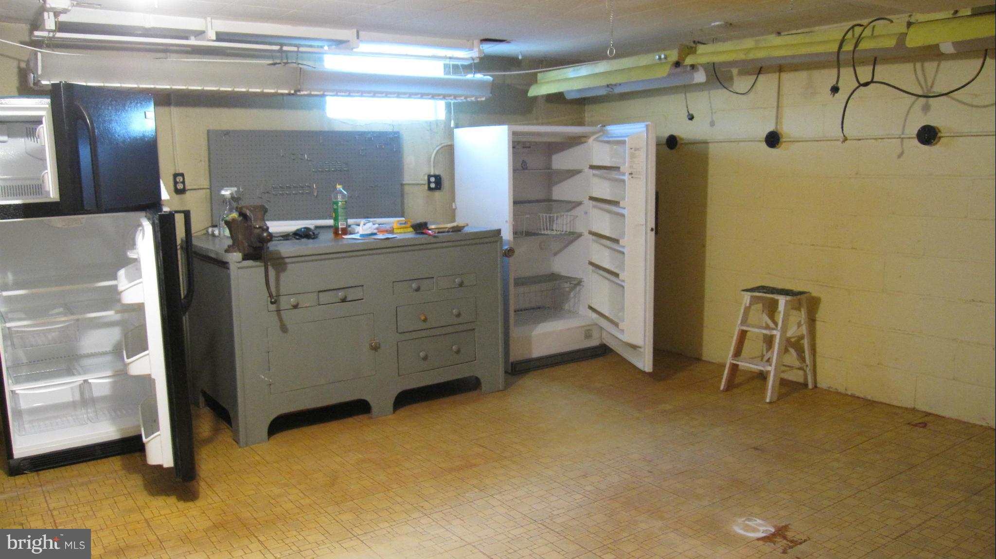 1710 Heathfield Road Baltimore, MD 21239 - Photo 21 of 28 Interior (General)