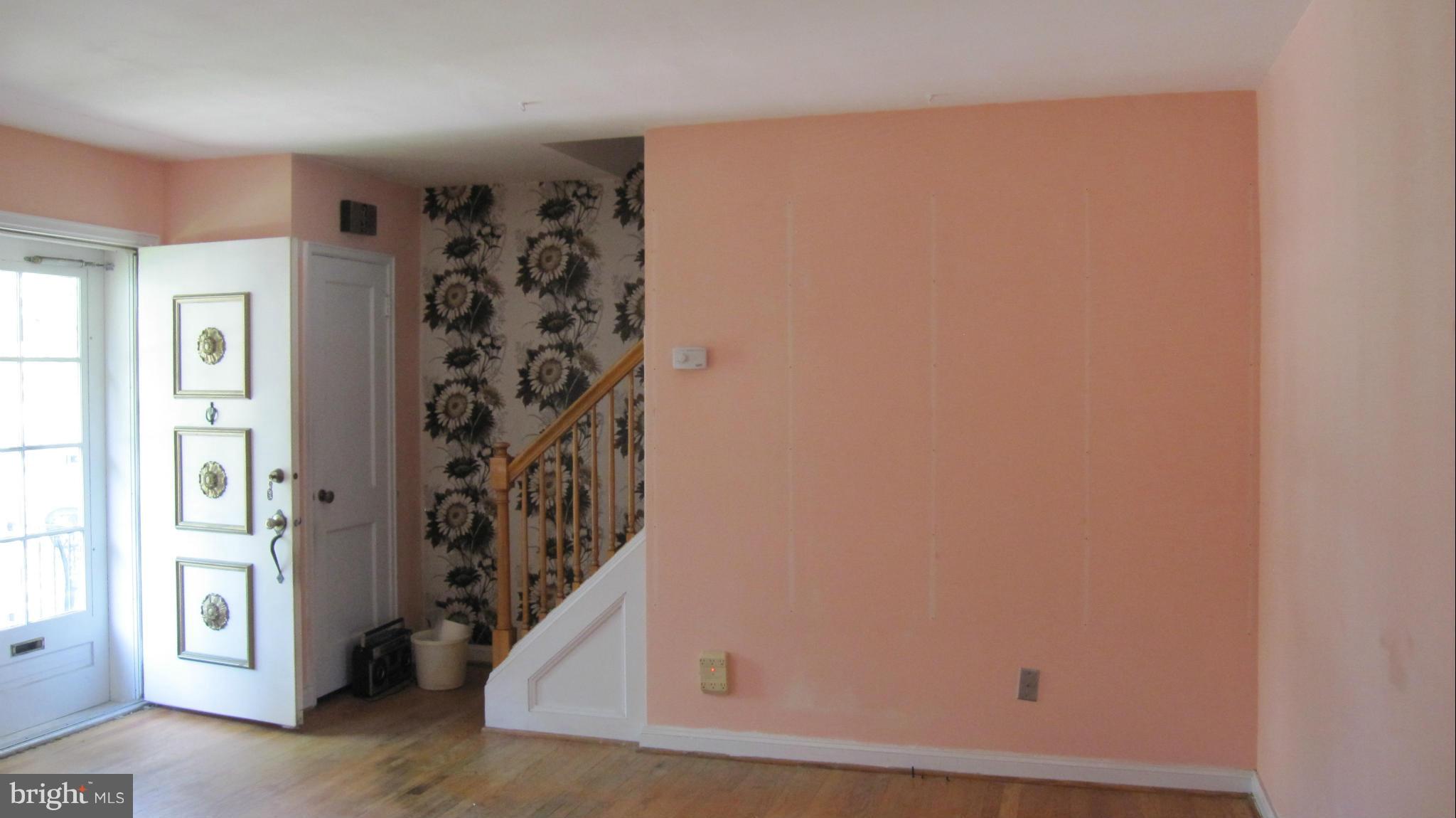 1710 Heathfield Road Baltimore, MD 21239 - Photo 5 of 28 Living Room