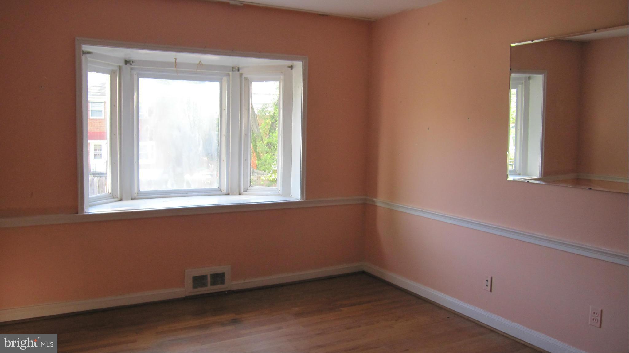 1710 Heathfield Road Baltimore, MD 21239 - Photo 6 of 28 Dining Room