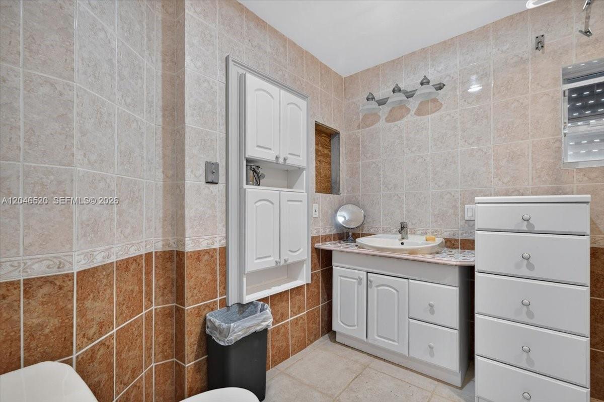 9841 Southwest 157th Terrace Miami, FL 33157 - Photo 22 of 54