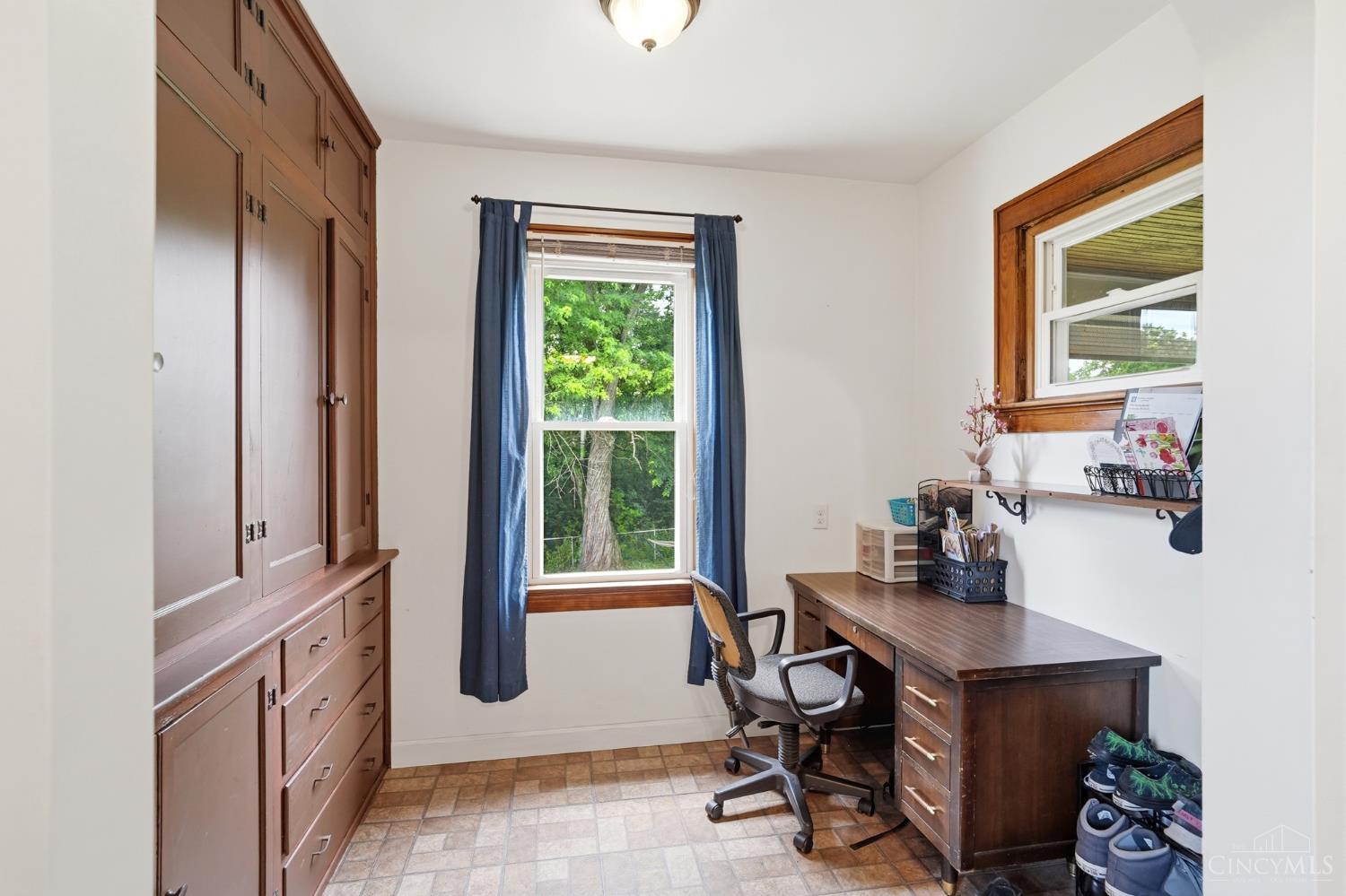 1897 Springdale Road Cincinnati, OH 45231 - Photo 18 of 59