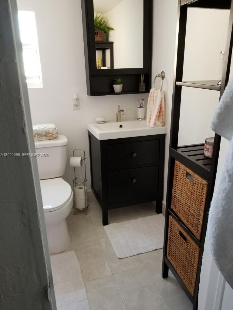 4074 Northwest 4th Street Miami, FL 33126 - Photo 8 of 14