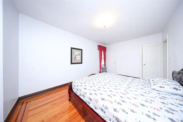 $828,000 | 95-15 243rd Street, Floral Park, NY 11001