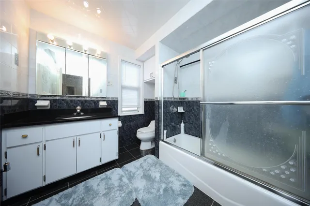 $828,000 | 95-15 243rd Street, Floral Park, NY 11001