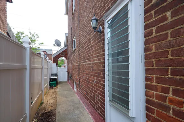 $828,000 | 95-15 243rd Street, Floral Park, NY 11001