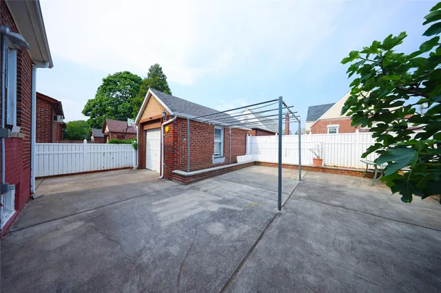 $828,000 | 95-15 243rd Street, Floral Park, NY 11001