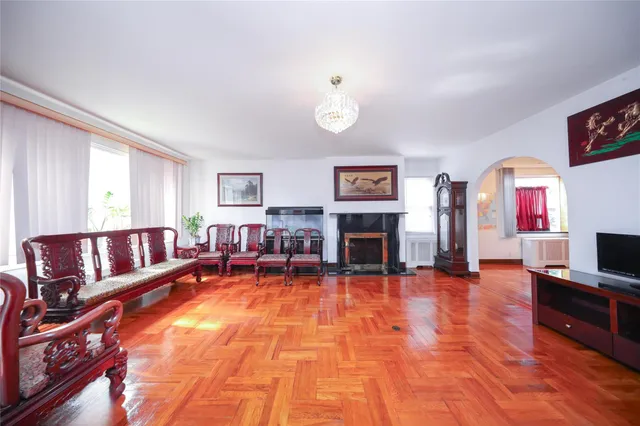 $828,000 | 95-15 243rd Street, Floral Park, NY 11001