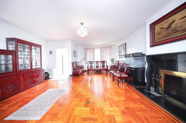 $828,000 | 95-15 243rd Street, Floral Park, NY 11001