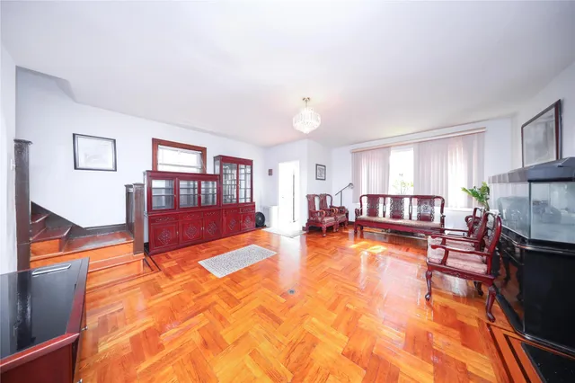 $828,000 | 95-15 243rd Street, Floral Park, NY 11001