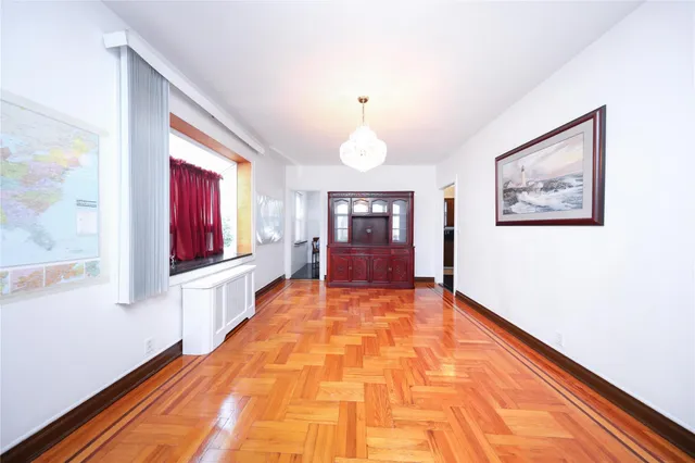 $828,000 | 95-15 243rd Street, Floral Park, NY 11001