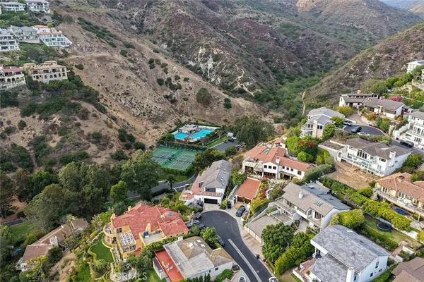 $25,000 | 343 Emerald Bay, Laguna Beach, CA 92651