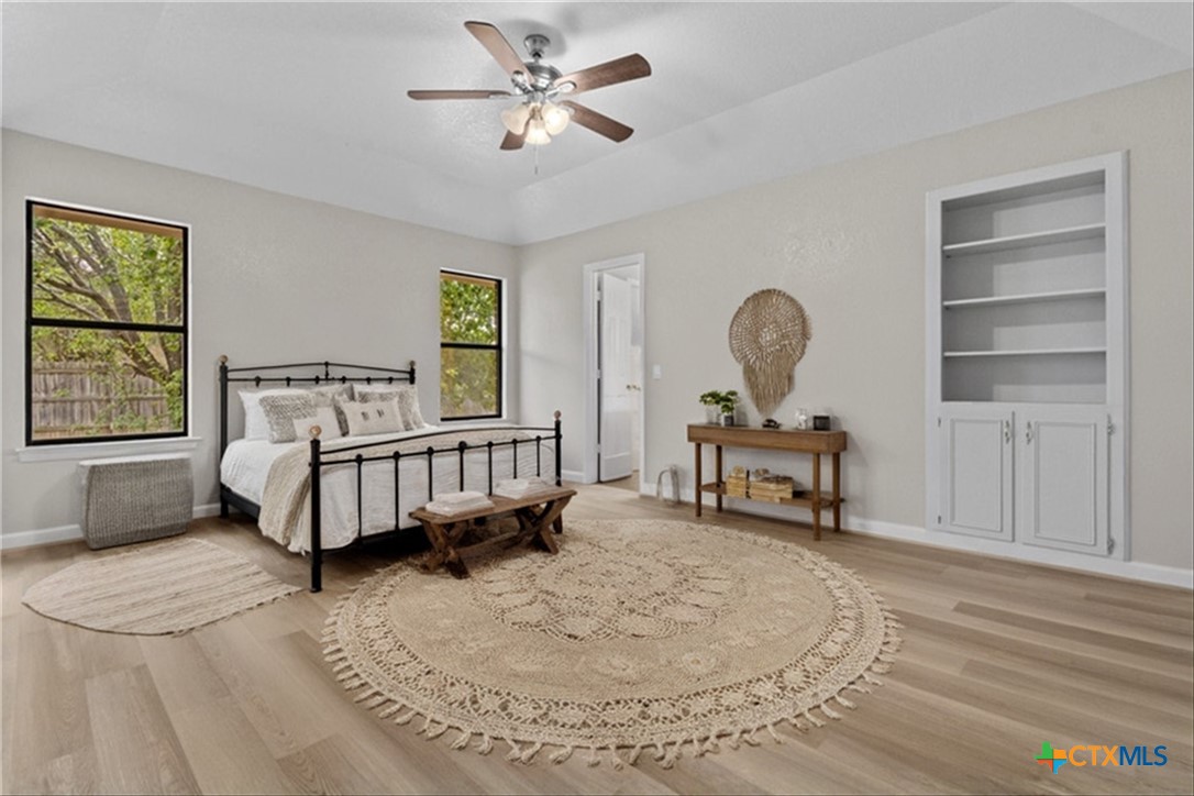 180 County Road 4933 Kempner, TX 76539 - Photo 15 of 24 a living room with a bed furniture and a window