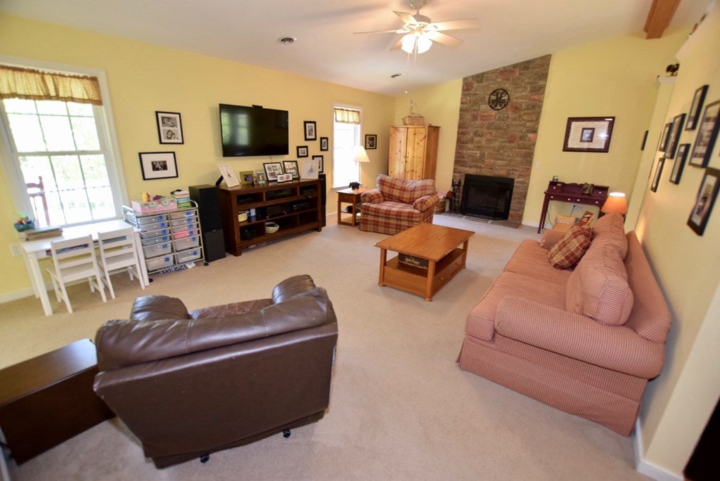 3943 Kings Road Victoria, VA 23974 - Photo 4 of 46 Gallery Image 4