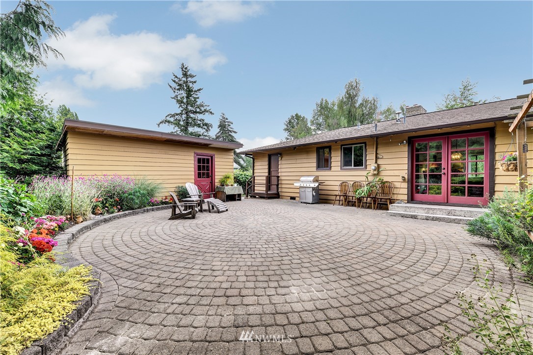 503 240th Street Southeast Bothell, WA 98021 - Photo 1 of 33