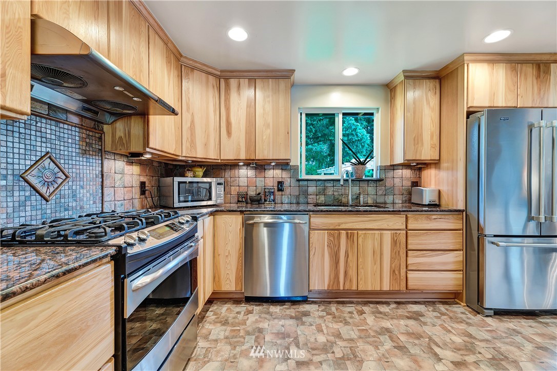 503 240th Street Southeast Bothell, WA 98021 - Photo 6 of 33