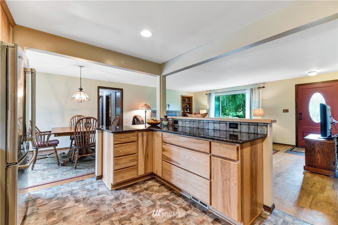 503 240th Street Southeast Bothell, WA 98021 - Photo 7 of 33
