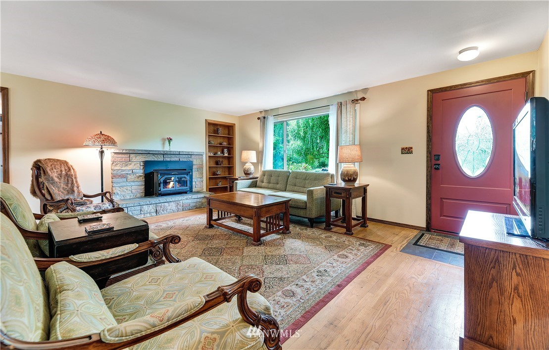503 240th Street Southeast Bothell, WA 98021 - Photo 10 of 33