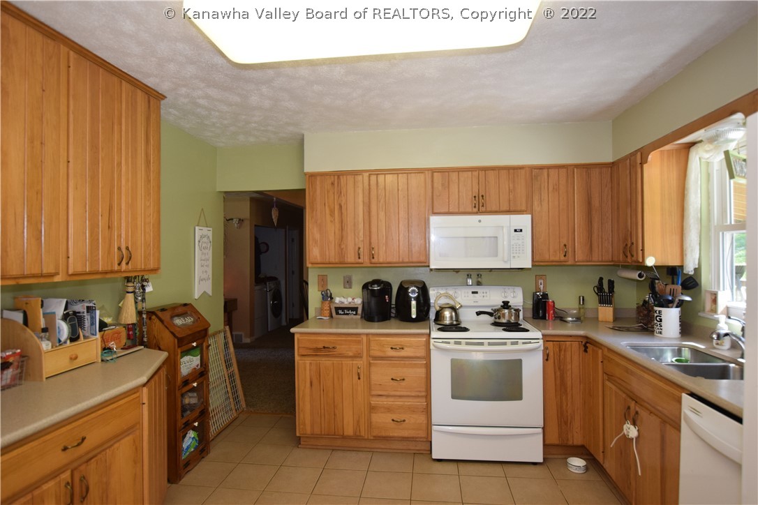 1938 Hunter Road Charleston, WV 25311 - Photo 10 of 24 Gallery Image 10