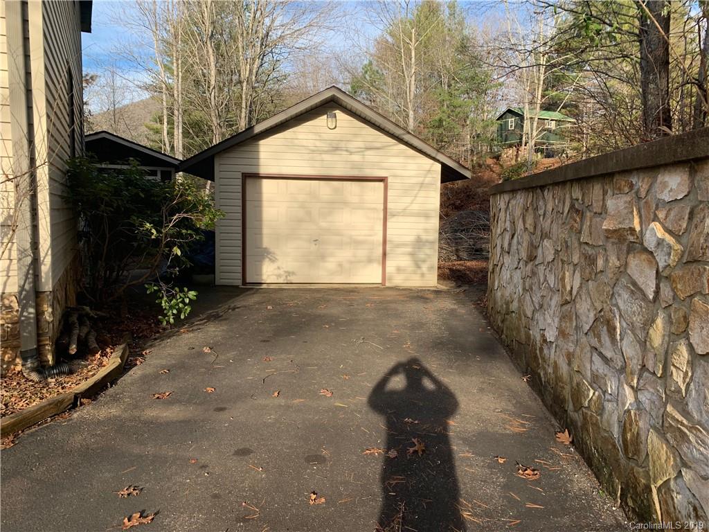 141 Echo Ridge Road Whittier, NC 28789 - Photo 4 of 30 Gallery Image 4