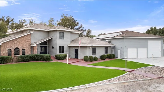 $1,950,000 | 4075 East Oquendo Road, Las Vegas, NV 89120