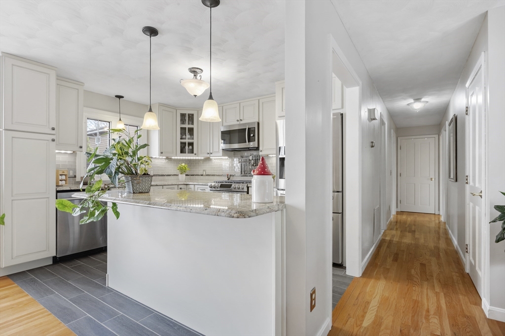 706 Lawton Street Fall River, MA 02721 - Photo 11 of 42