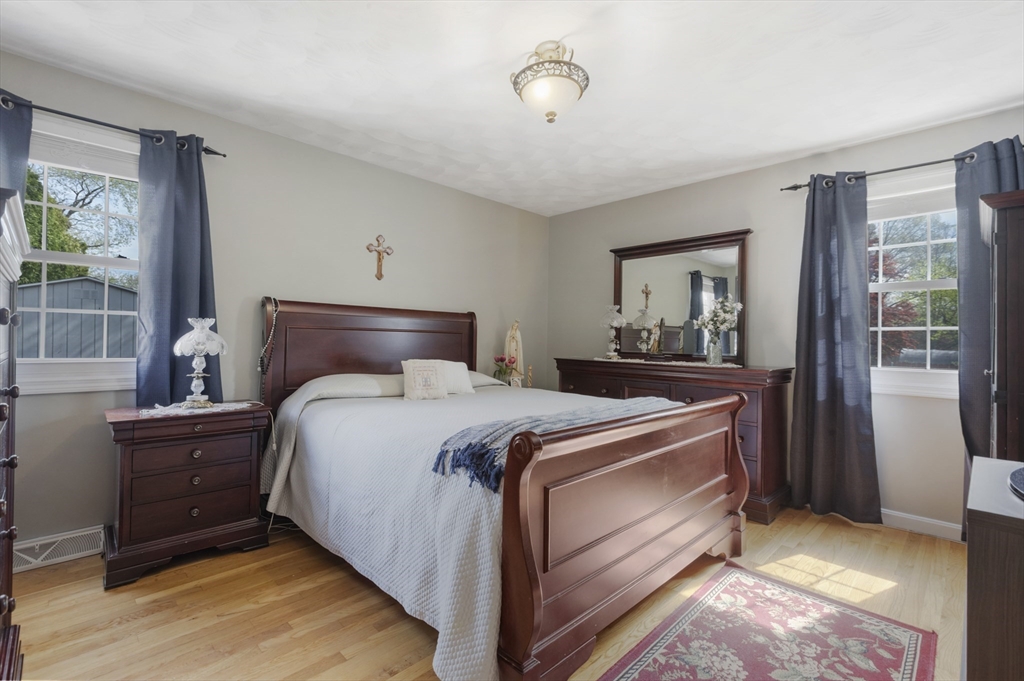 706 Lawton Street Fall River, MA 02721 - Photo 18 of 42