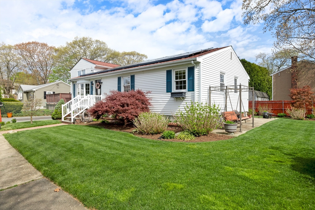 706 Lawton Street Fall River, MA 02721 - Photo 2 of 42