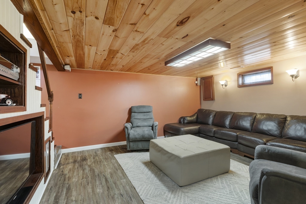 706 Lawton Street Fall River, MA 02721 - Photo 26 of 42