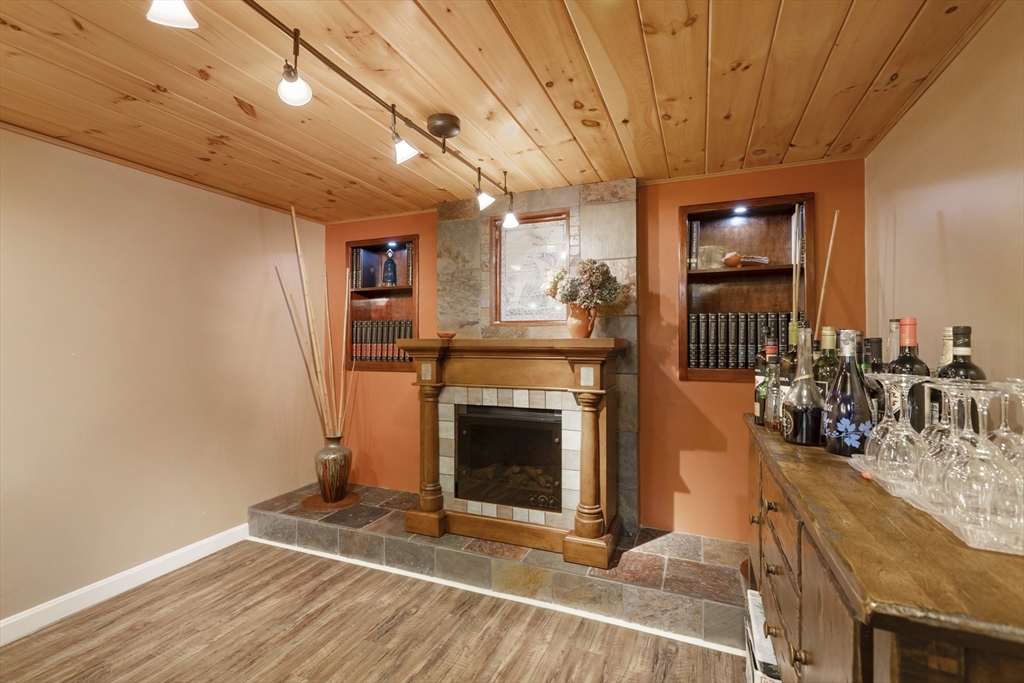706 Lawton Street Fall River, MA 02721 - Photo 27 of 42
