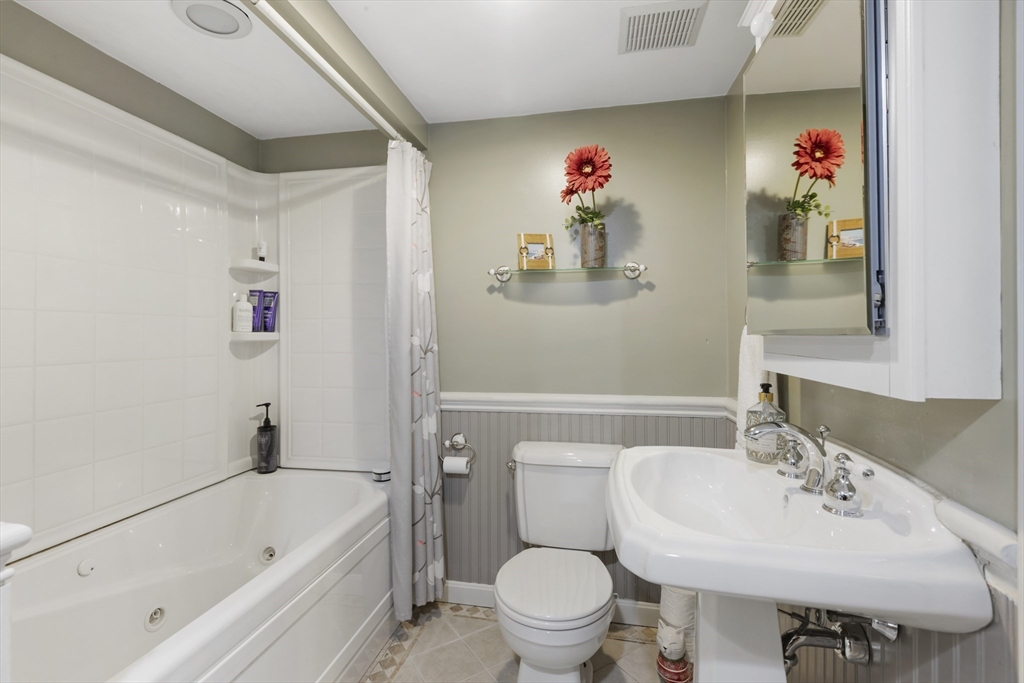 706 Lawton Street Fall River, MA 02721 - Photo 28 of 42
