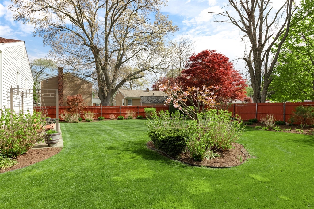 706 Lawton Street Fall River, MA 02721 - Photo 3 of 42