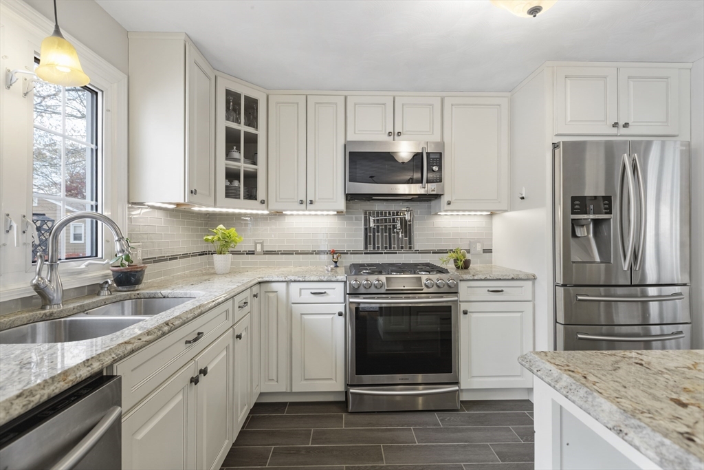 706 Lawton Street Fall River, MA 02721 - Photo 9 of 42