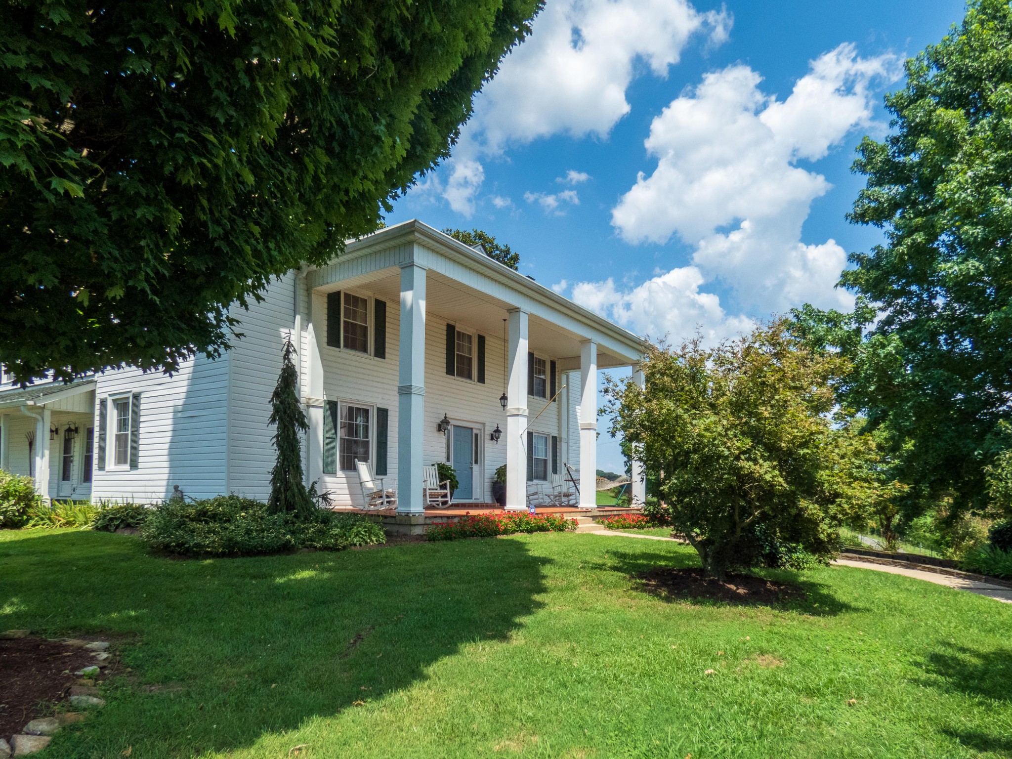 4965 Roberson Spring Road Loudon, TN 37774 - Photo 3 of 39 a front view of house with yard and green space