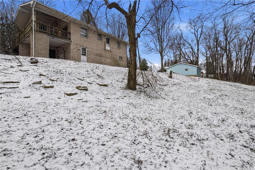 120 Grandview Drive Freeport, PA 16229 - Photo 11 of 40 a front view of a house with a yard