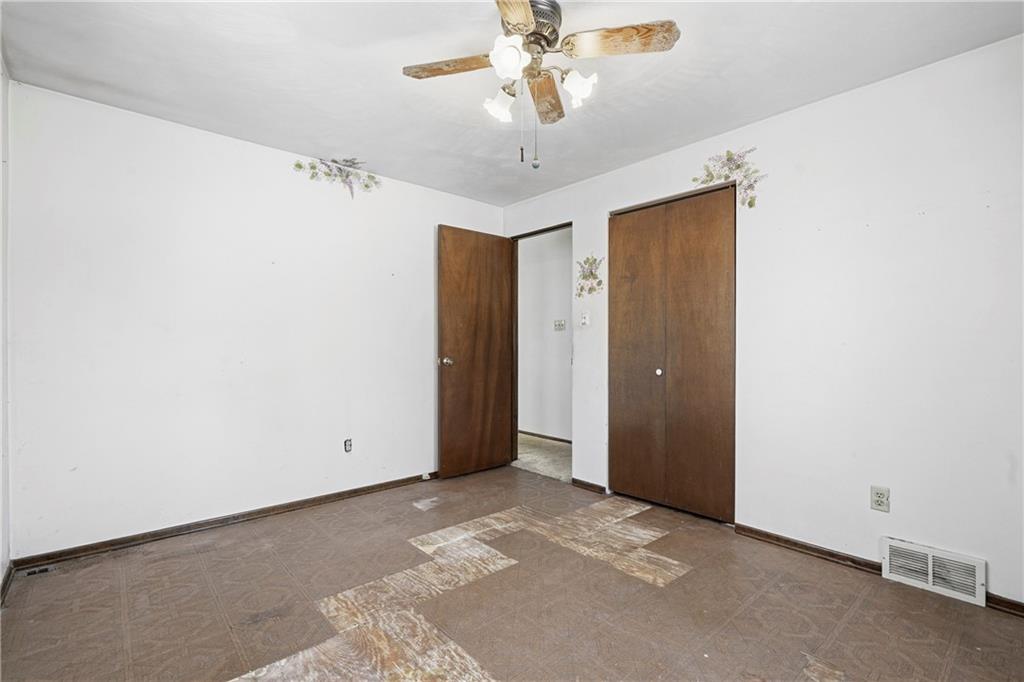 120 Grandview Drive Freeport, PA 16229 - Photo 27 of 40 a view of a chandelier fan and entryway