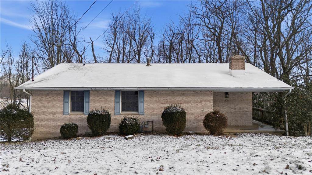 120 Grandview Drive Freeport, PA 16229 - Photo 3 of 40 a view of a house with snow in the background