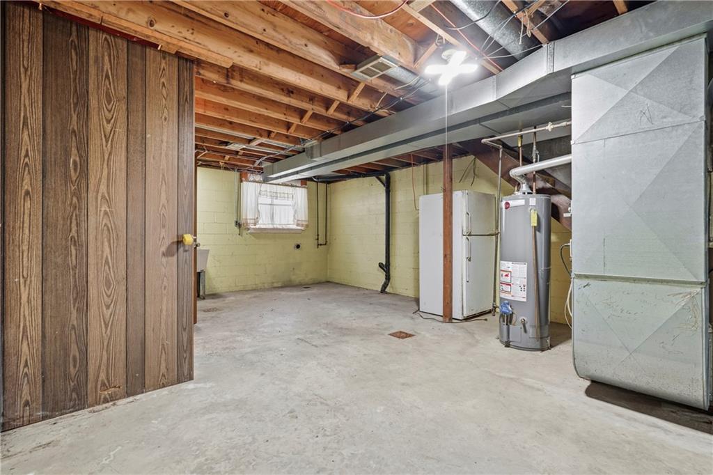 120 Grandview Drive Freeport, PA 16229 - Photo 38 of 40 a view of small space