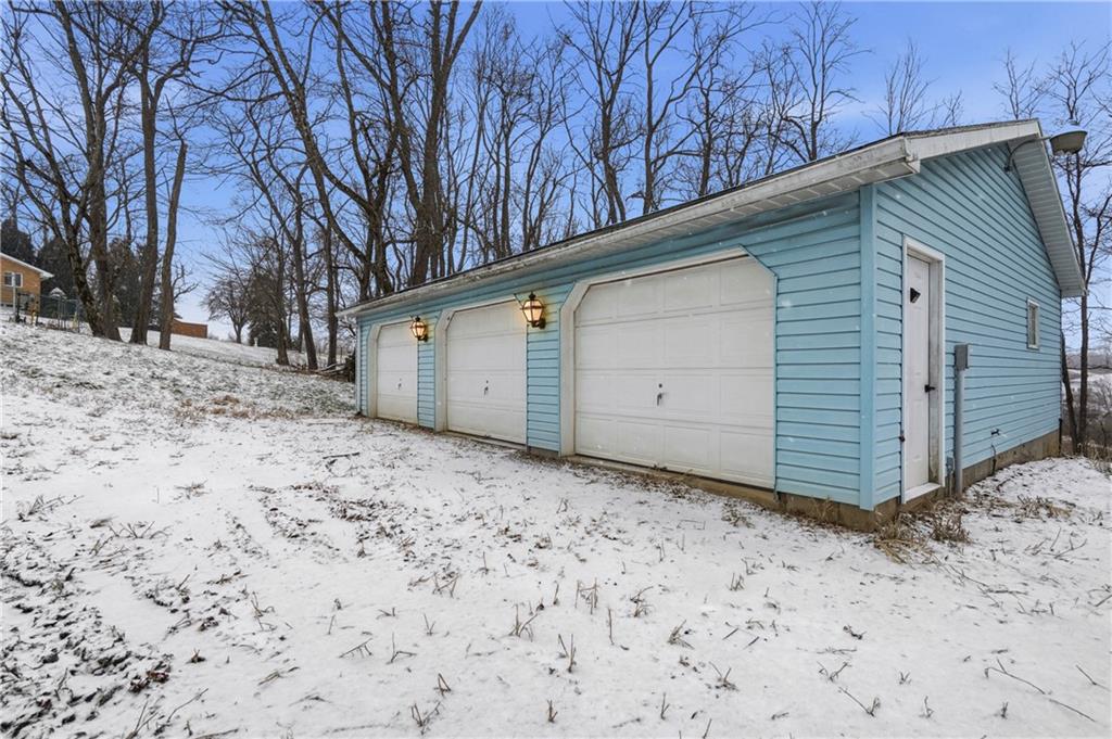 120 Grandview Drive Freeport, PA 16229 - Photo 6 of 40 a backyard of a house