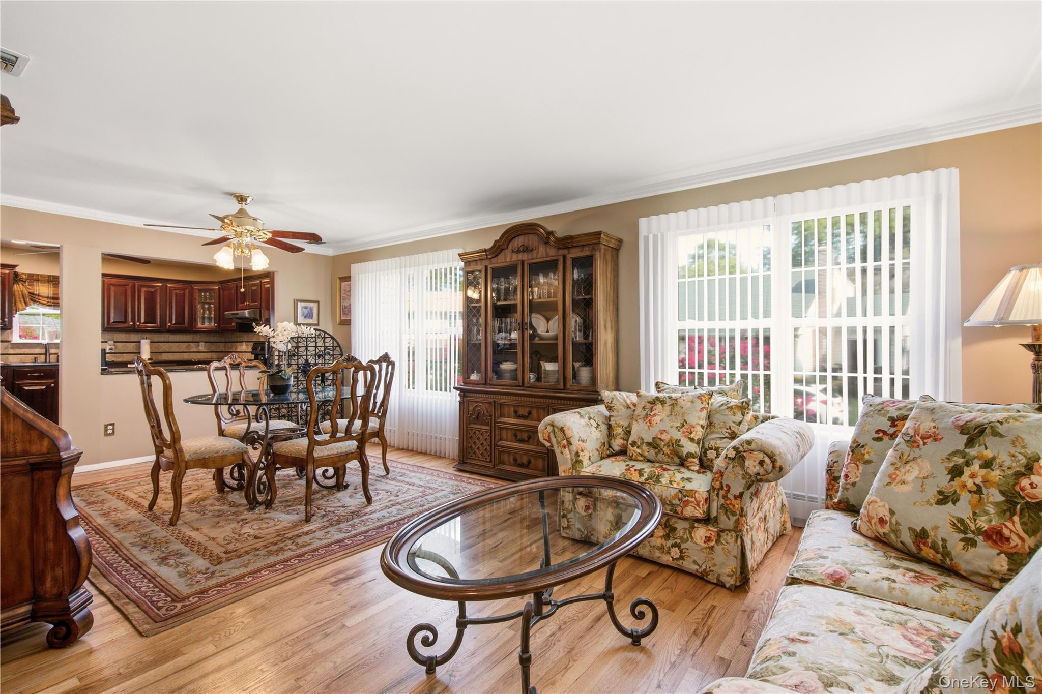 8 Crossman Road Centerport, NY 11721 - Photo 3 of 28