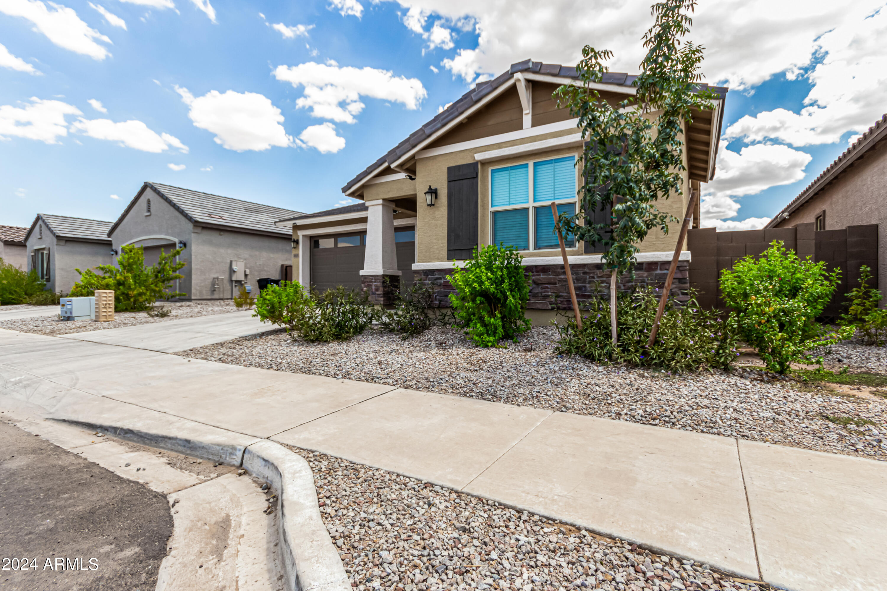 2615 West Pecan Road Phoenix, AZ 85041 - Photo 2 of 35 05-Pecan